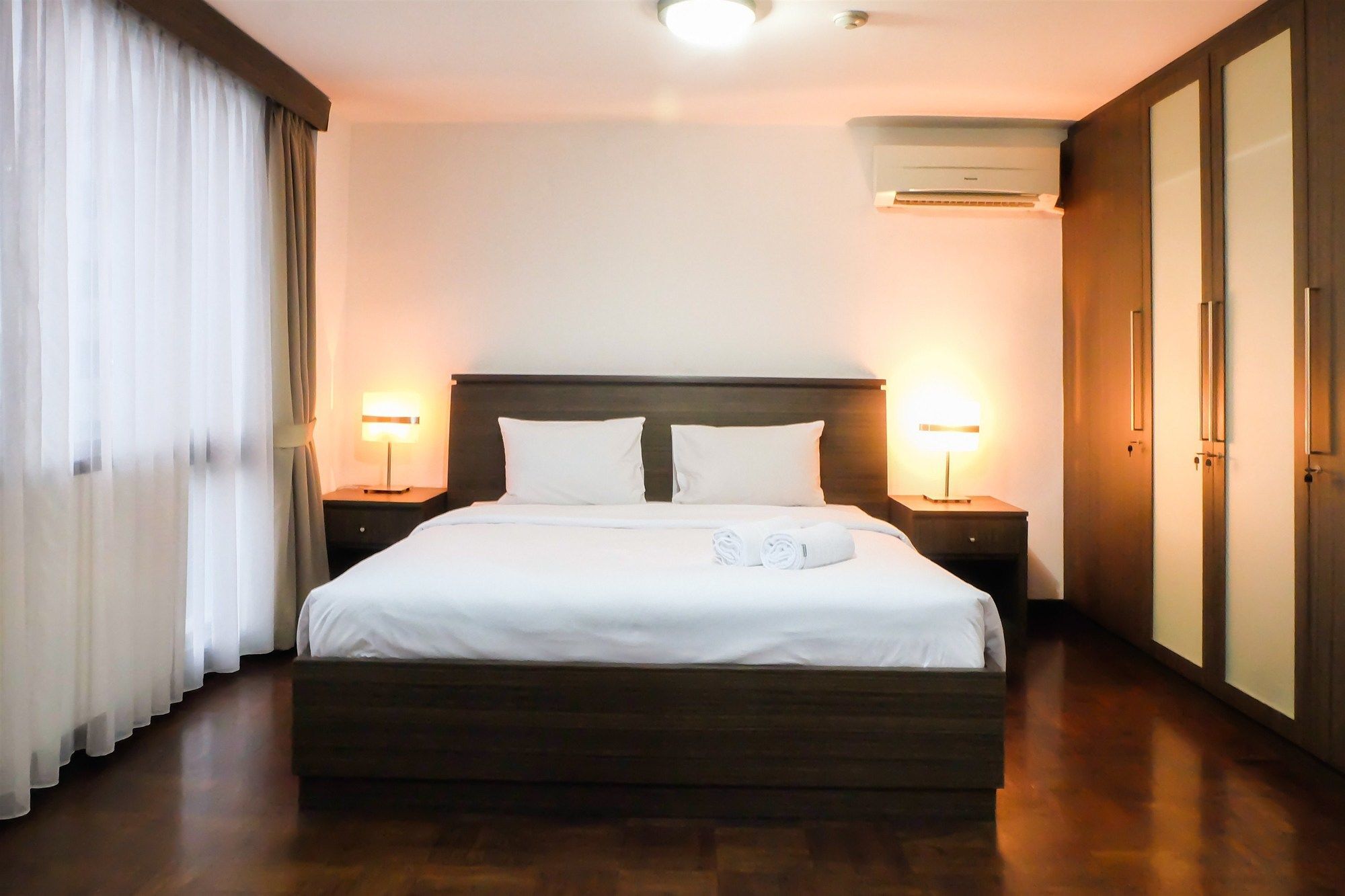 2 Bedroom Park Royale By Travelio Apartemen *