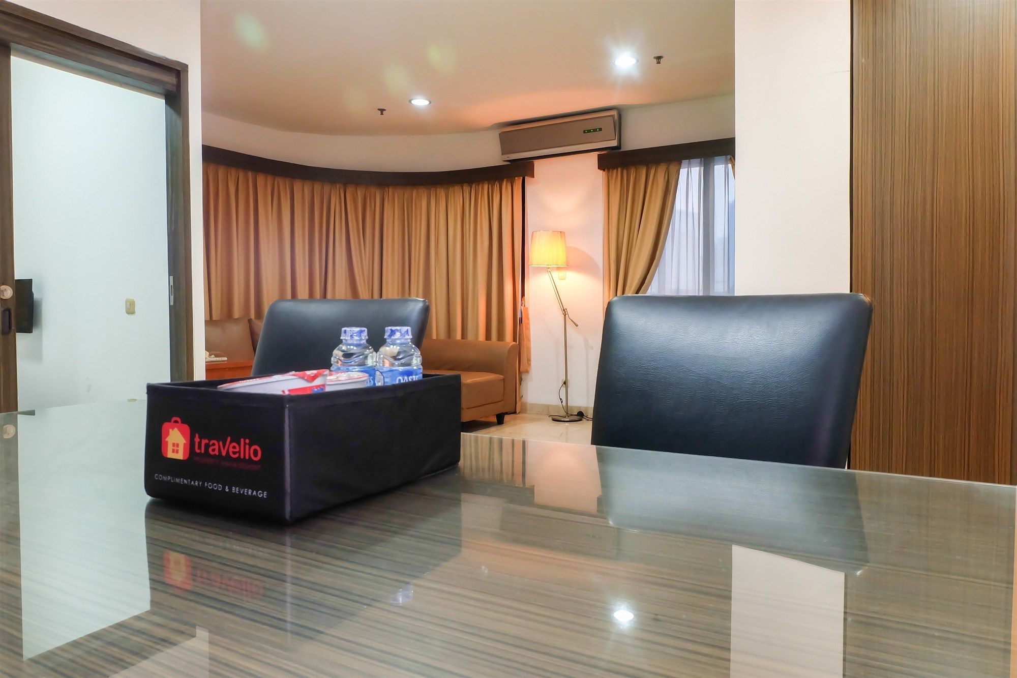2 Bedroom Park Royale By Travelio Apartemen *